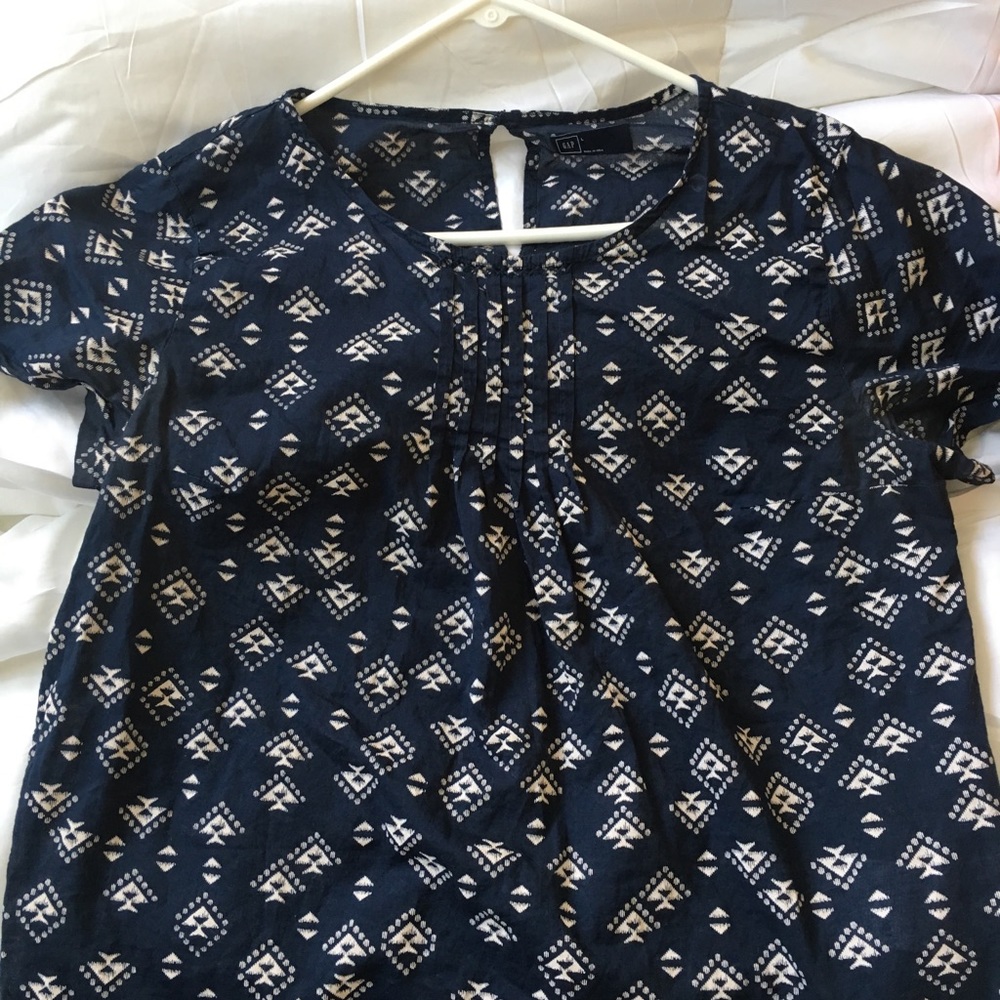 Blue women’s L Gap top